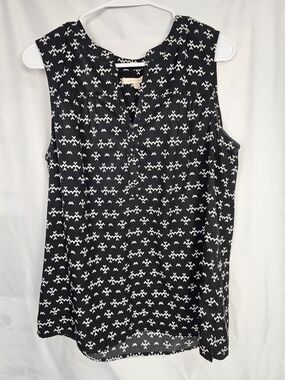 Skies Are Blue Black & White Sleeveless Patterned Top